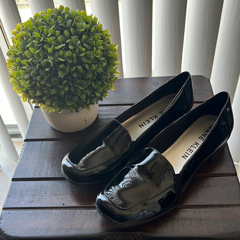 Anne Klein Black loafers